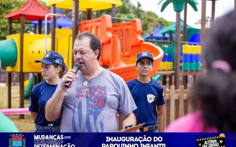 Inauguração do Parquinho Infantil em Altônia - O Sorriso de Uma Criança não tem Preço