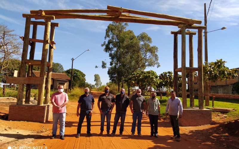 Construção do Portal Caminho das Paineiras