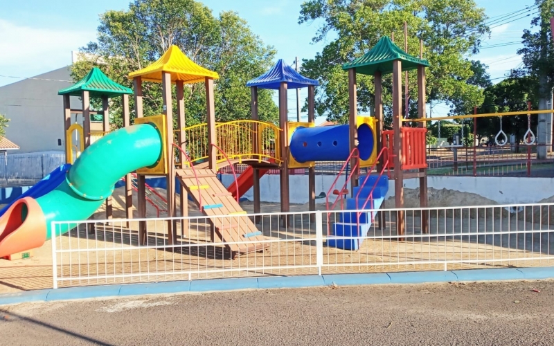 INSTALAÇÃO DE PARQUE INFANTIL