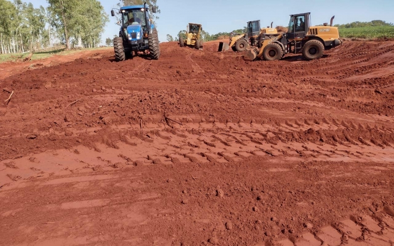 PREFEITURA LEVA MELHORIAS NAS ESTRADAS RURAIS