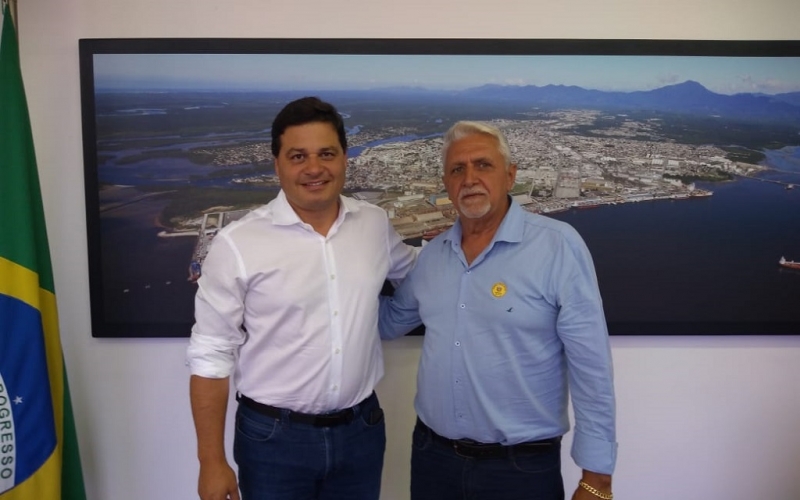 Gervasone em Curitiba com o Secretário Sandro Alex