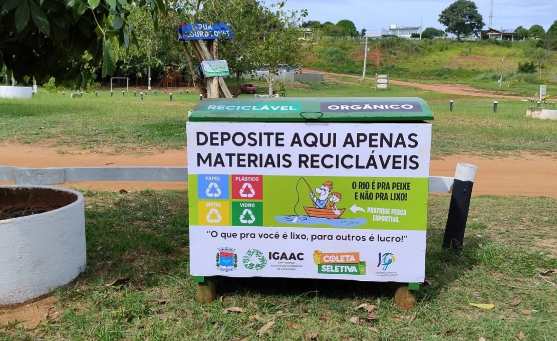 Substituição de lixeiras no Balneário Vila Yara